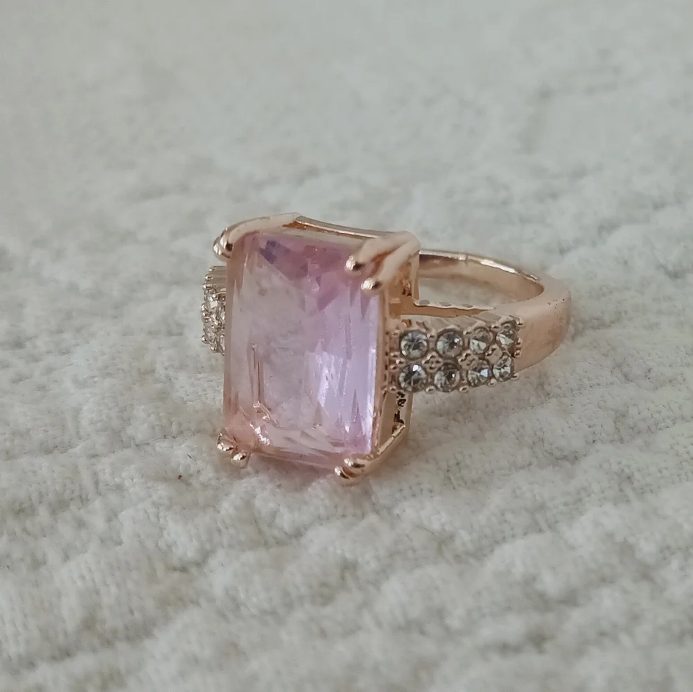 Radiant Cut Morganite Pink Simulated Gemstone Rose Gold Ring Princess Barbie 9 - Picture 7 of 7